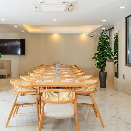 Guelluek Uno Elegance Otel Luaran gambar