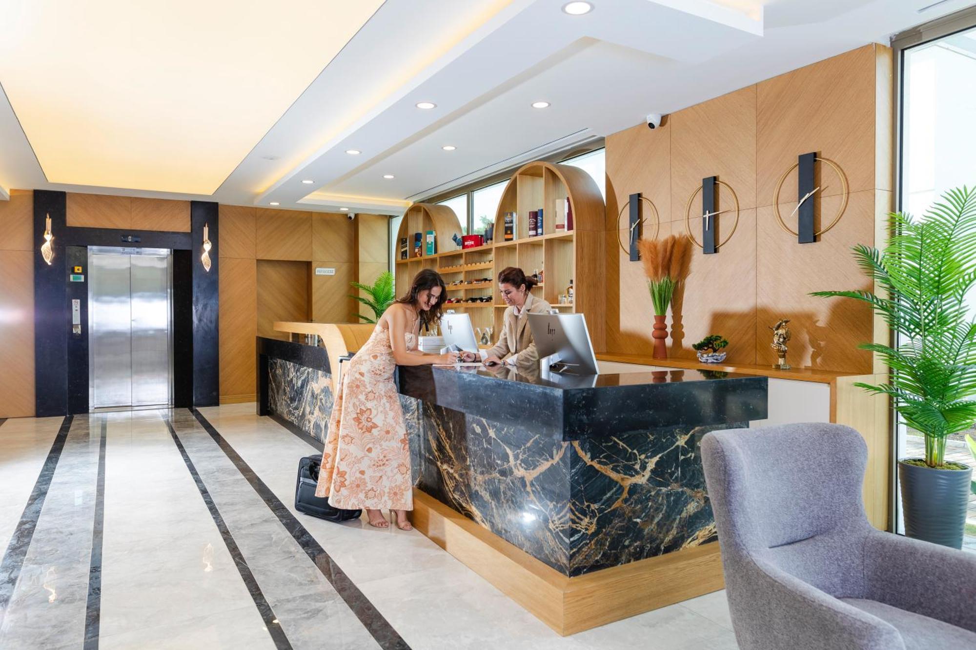 Guelluek Uno Elegance Otel Luaran gambar