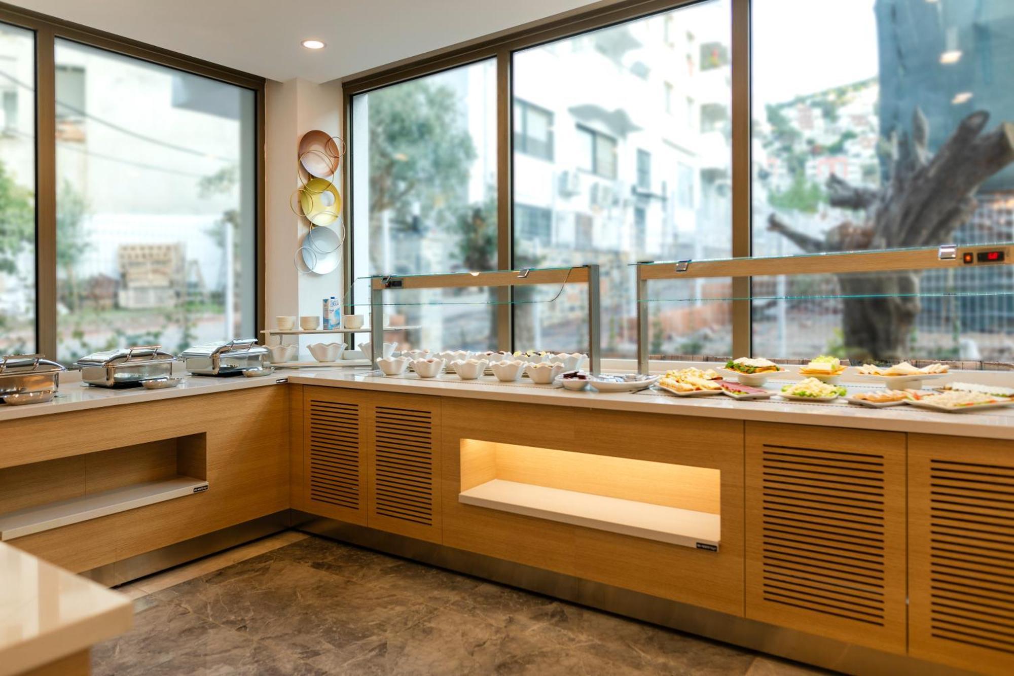 Guelluek Uno Elegance Otel Luaran gambar