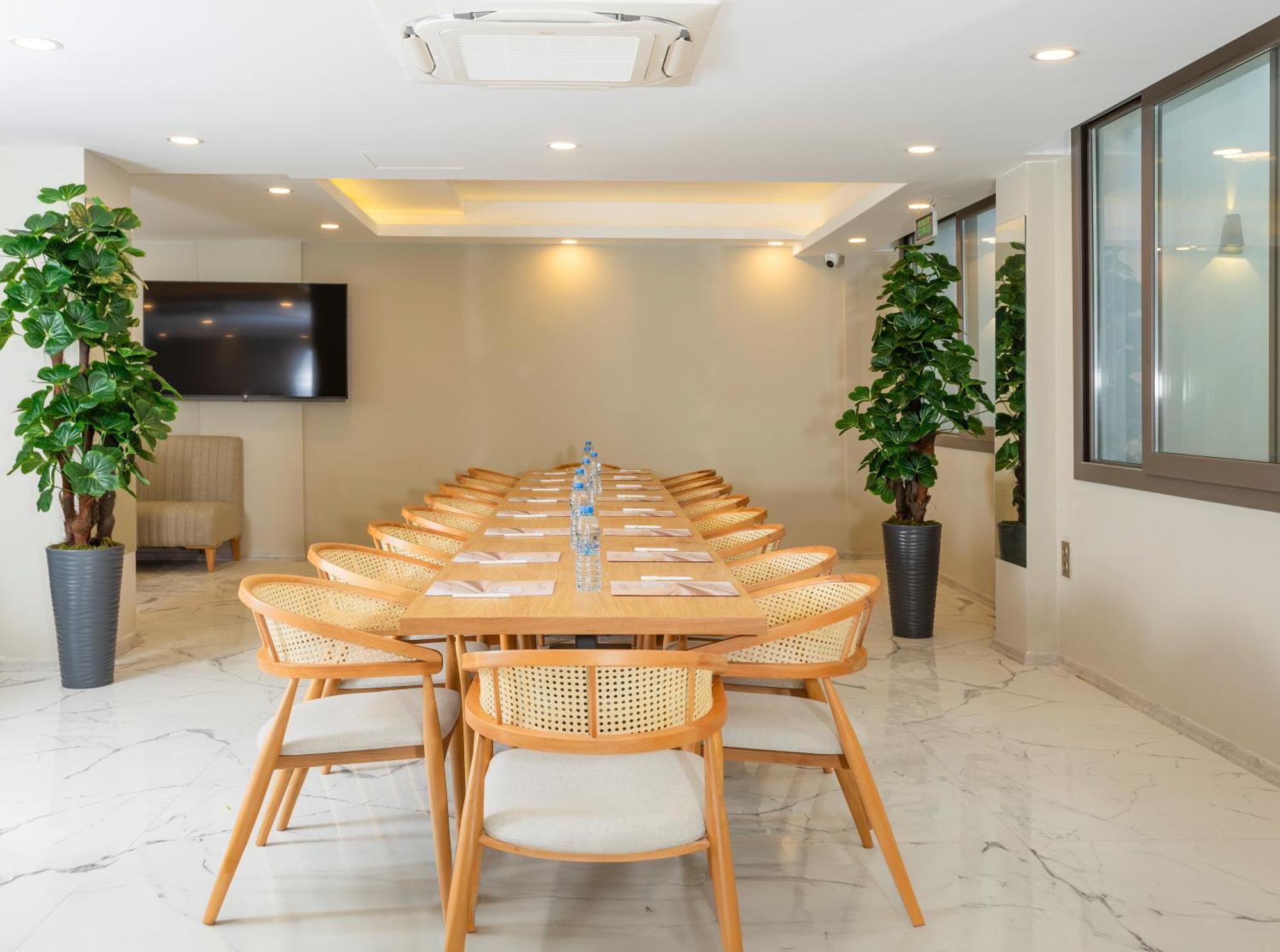 Guelluek Uno Elegance Otel Luaran gambar